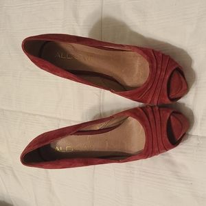 Size 7.5 Aldo heels